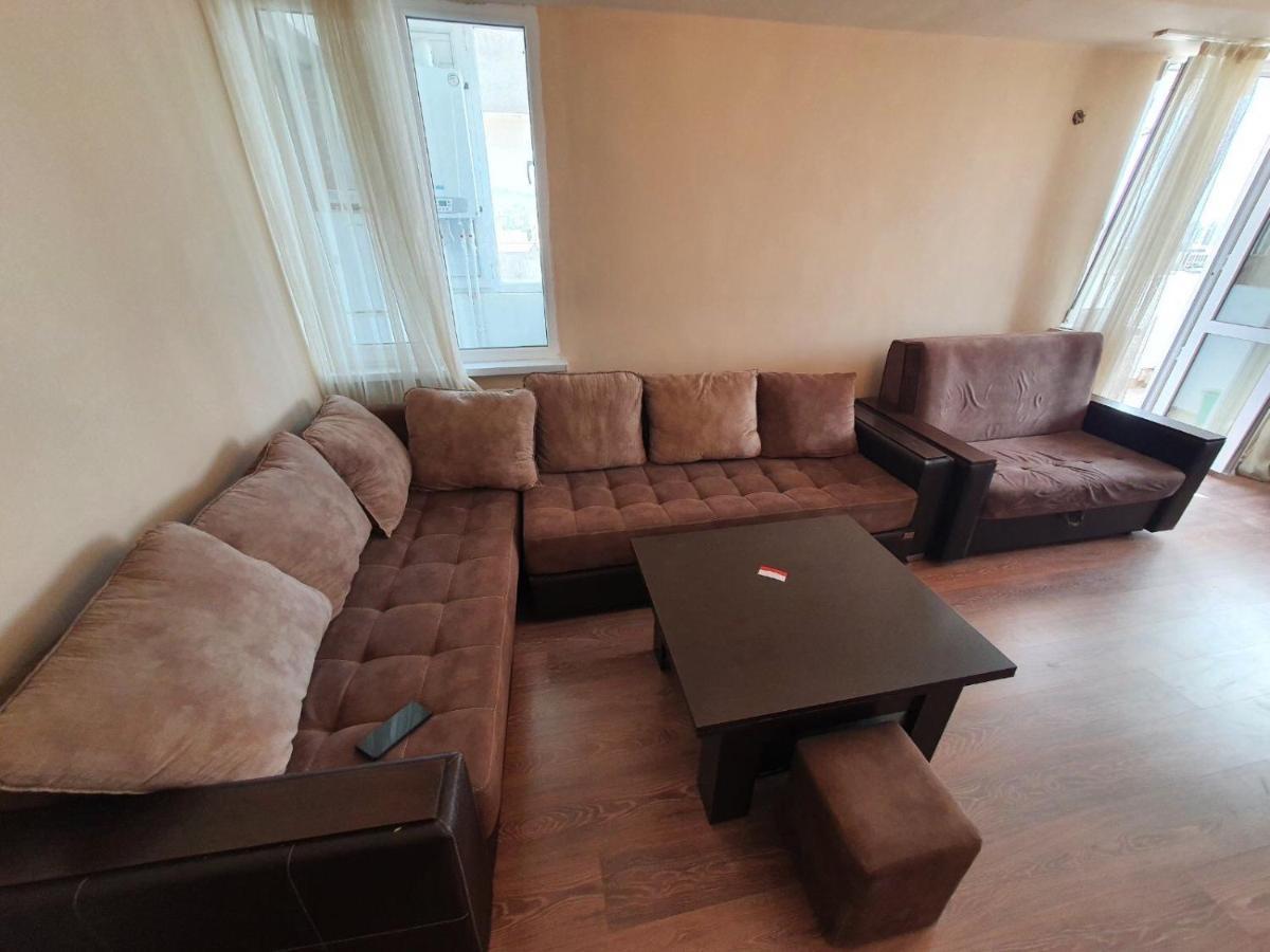 Apartment In Yerevan On Amiryan Street Exteriör bild