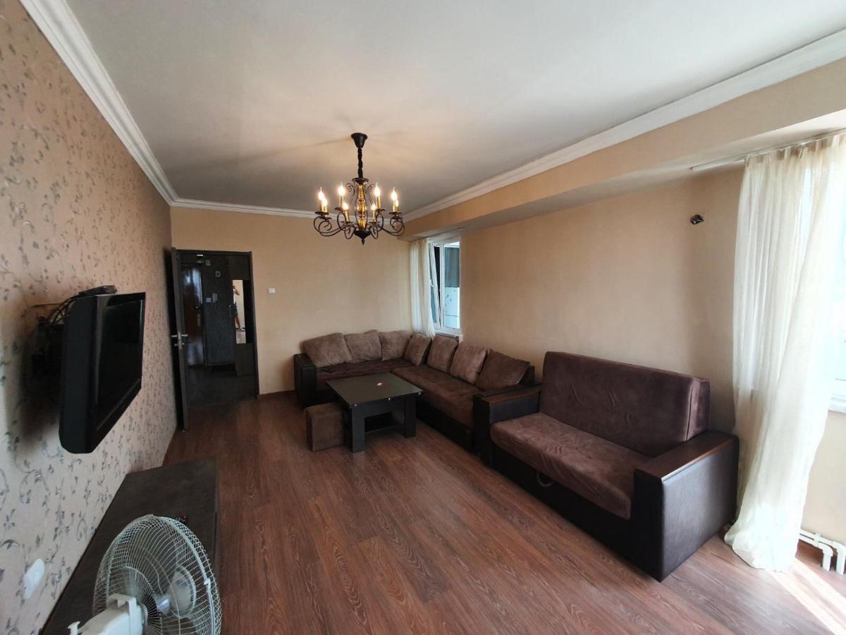 Apartment In Yerevan On Amiryan Street Exteriör bild
